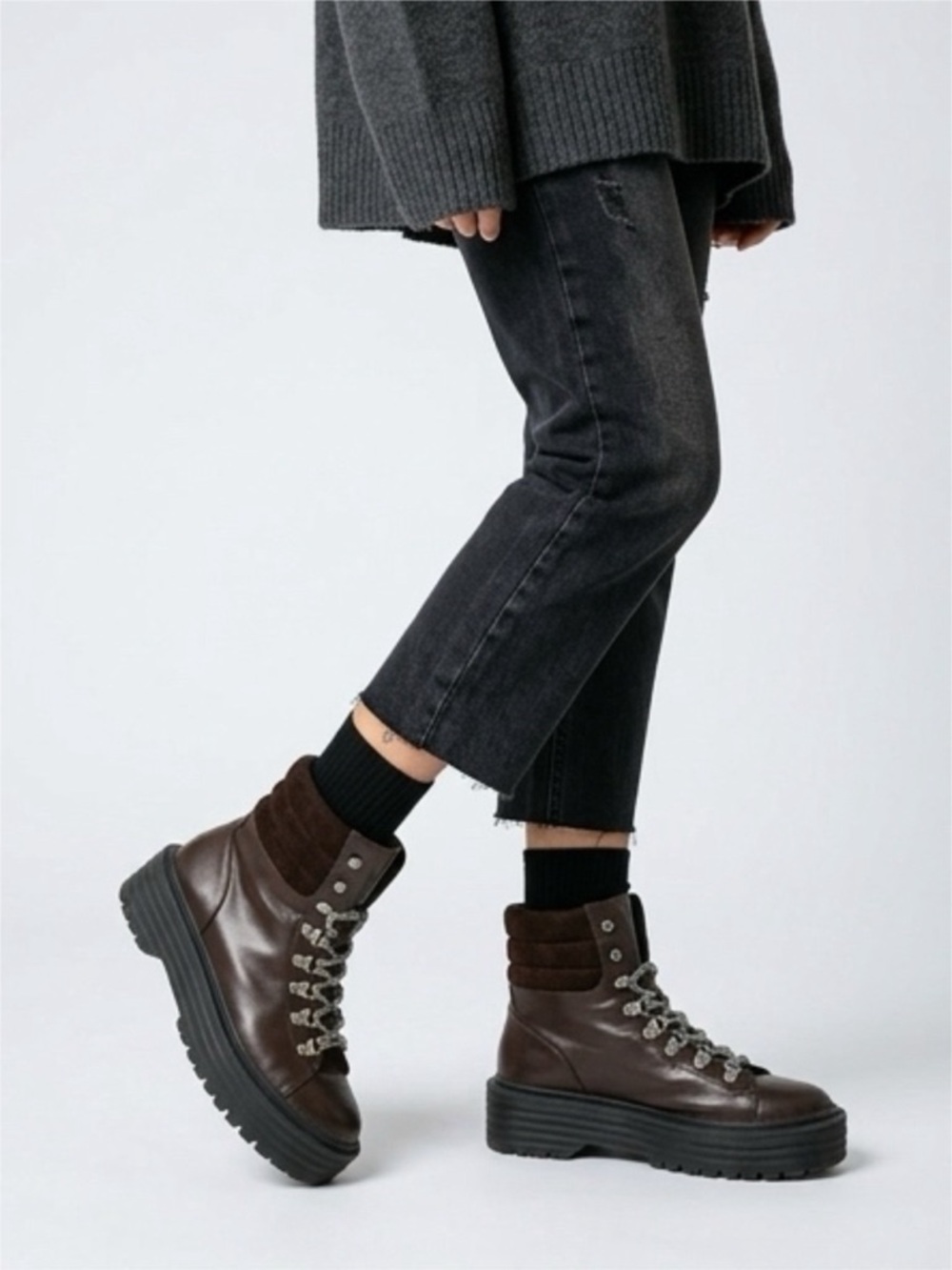 Nasty Gal - Brown Platform Lace‑Up Boots - Chunky Lug Sole Padded Ankle -Size 8